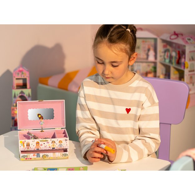 Muzikinė papuošalų dėžutė, Geriausios draugės 6